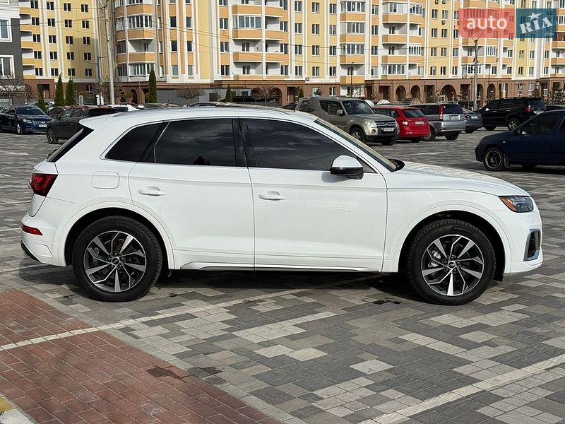 Позашляховик / Кросовер Audi Q5 2021 в Києві