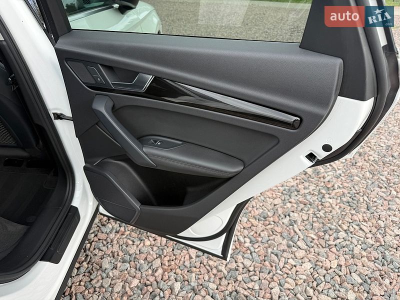 Внедорожник / Кроссовер Audi Q5 2019 в Киеве