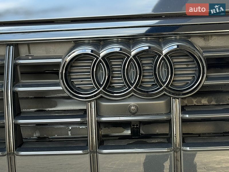 Внедорожник / Кроссовер Audi Q5 2020 в Днепре