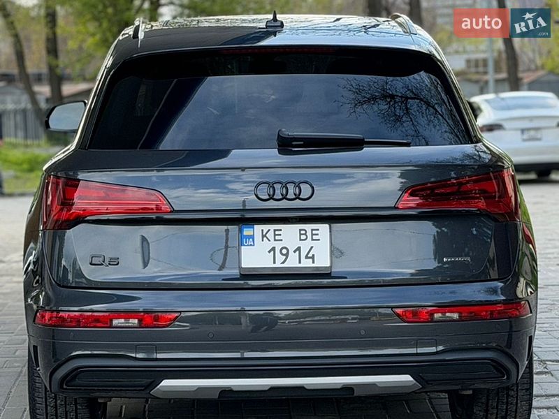 Позашляховик / Кросовер Audi Q5 2020 в Дніпрі