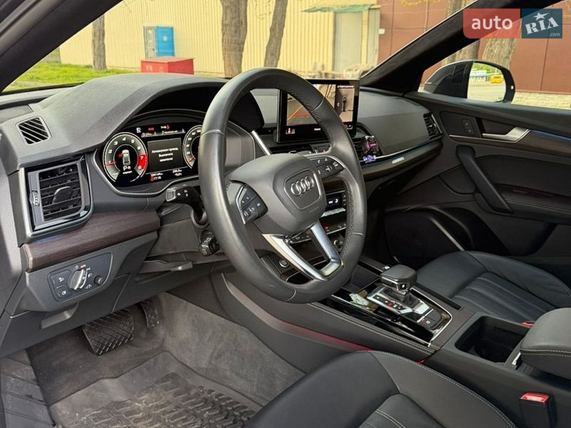 Позашляховик / Кросовер Audi Q5 2020 в Дніпрі
