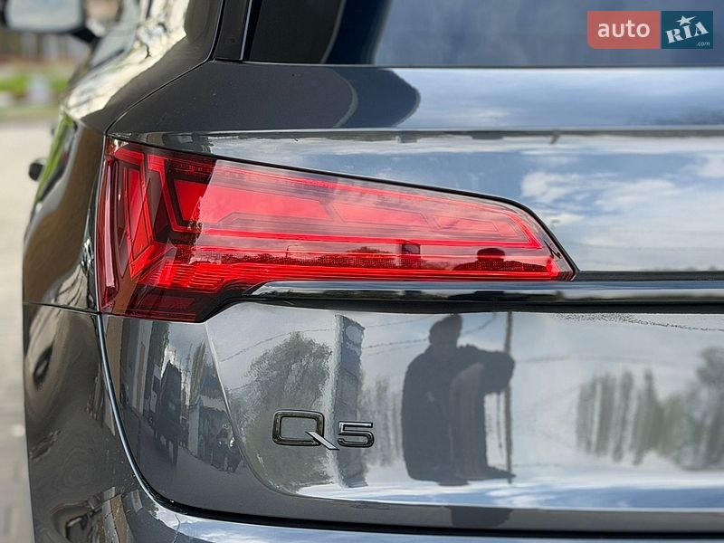 Позашляховик / Кросовер Audi Q5 2020 в Дніпрі