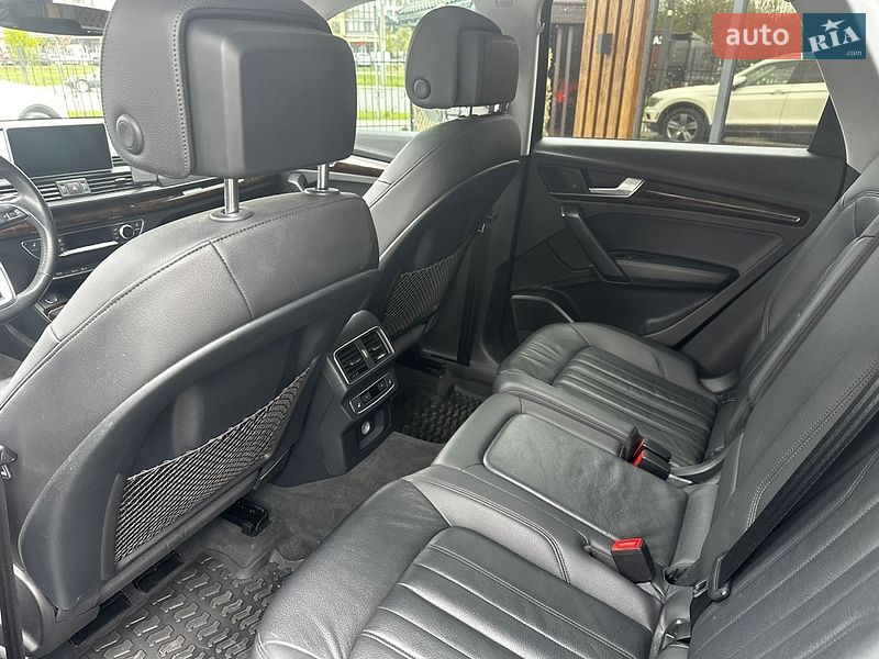 Позашляховик / Кросовер Audi Q5 2017 в Львові