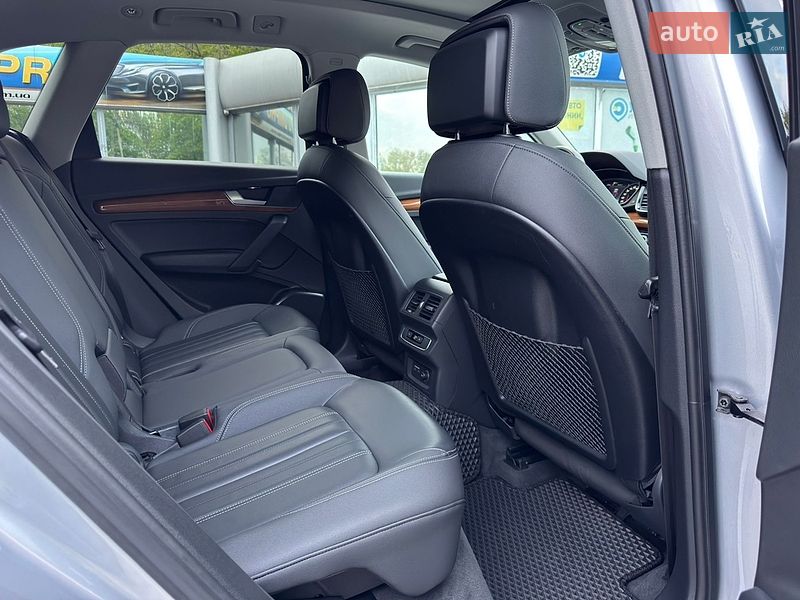 Внедорожник / Кроссовер Audi Q5 2021 в Днепре