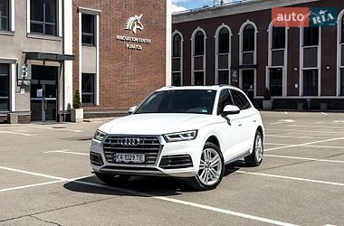 Позашляховик / Кросовер Audi Q5 2018 в Києві