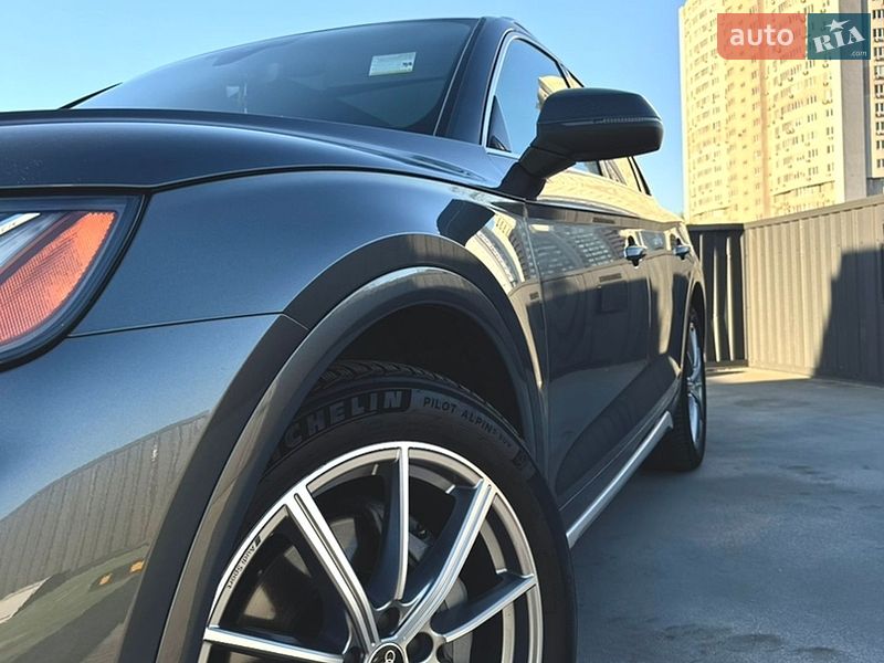 Внедорожник / Кроссовер Audi Q5 2022 в Киеве