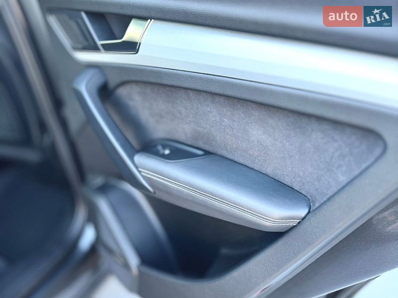 Внедорожник / Кроссовер Audi Q5 2022 в Киеве