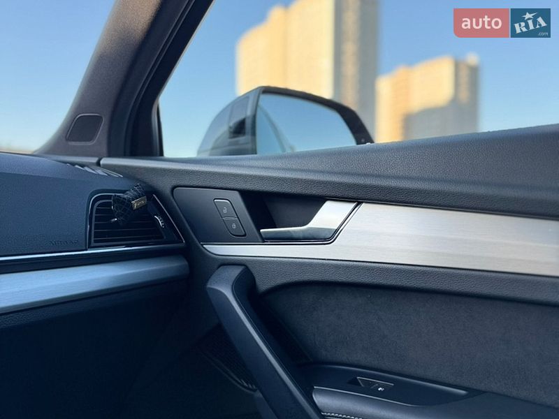 Внедорожник / Кроссовер Audi Q5 2022 в Киеве