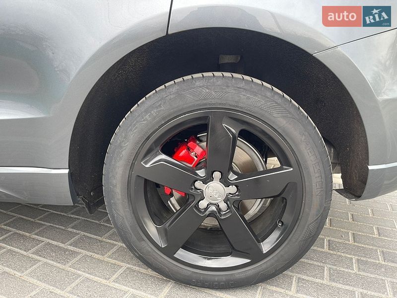 Позашляховик / Кросовер Audi Q5 2011 в Новоархангельську