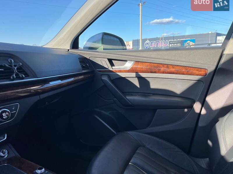 Внедорожник / Кроссовер Audi Q5 2017 в Львове