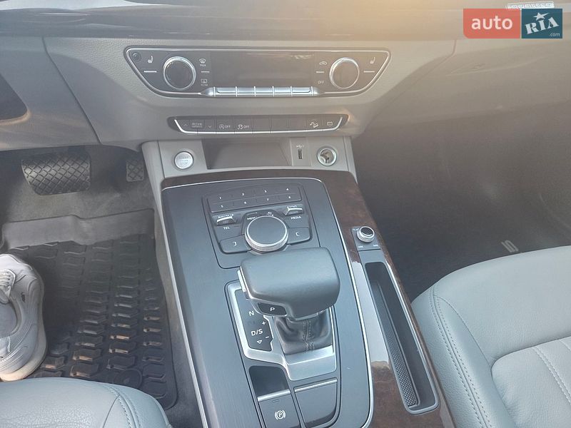 Внедорожник / Кроссовер Audi Q5 2019 в Львове