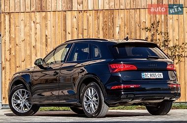 Внедорожник / Кроссовер Audi Q5 2017 в Львове