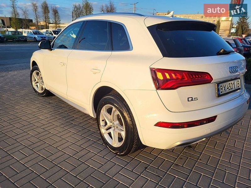Внедорожник / Кроссовер Audi Q5 2019 в Каменец-Подольском