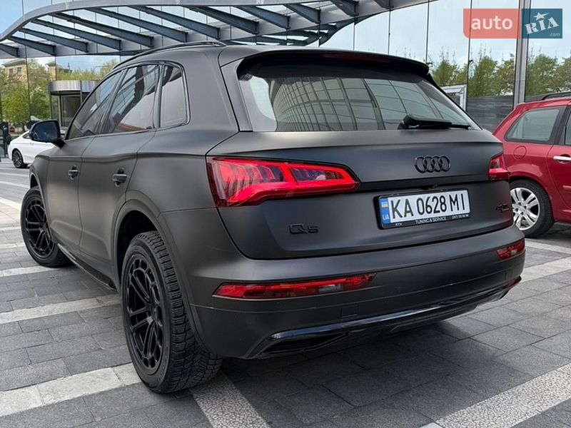 Внедорожник / Кроссовер Audi Q5 2020 в Киеве