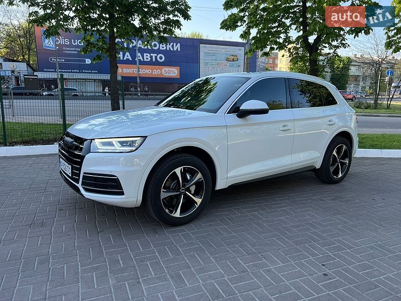 Позашляховик / Кросовер Audi Q5 2020 в Києві