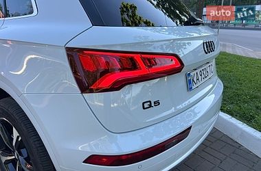 Позашляховик / Кросовер Audi Q5 2020 в Києві