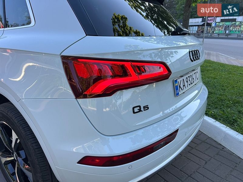 Позашляховик / Кросовер Audi Q5 2020 в Києві