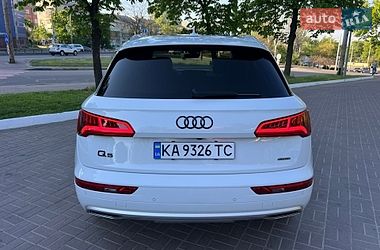 Позашляховик / Кросовер Audi Q5 2020 в Києві