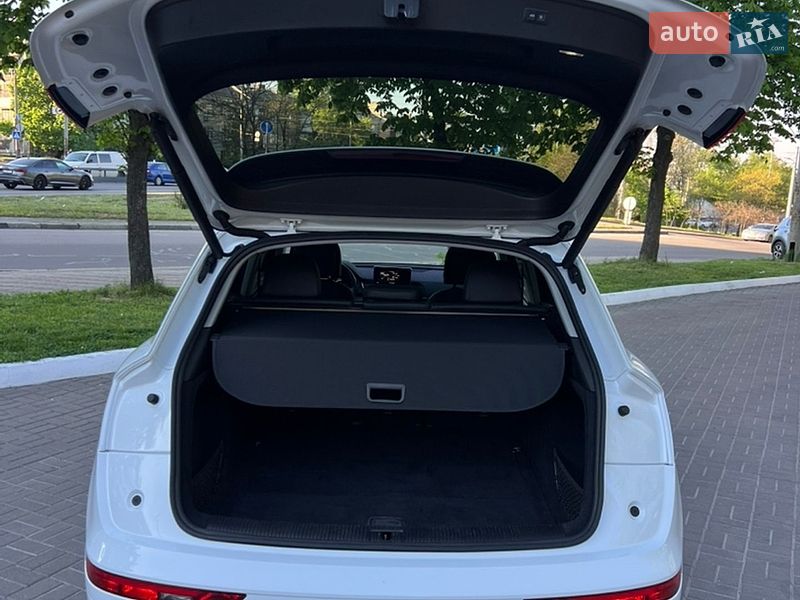 Позашляховик / Кросовер Audi Q5 2020 в Києві