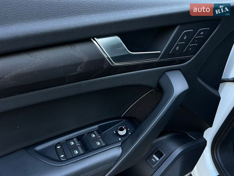 Позашляховик / Кросовер Audi Q5 2020 в Києві