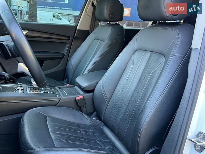 Позашляховик / Кросовер Audi Q5 2020 в Києві