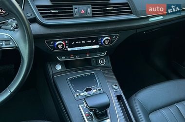 Позашляховик / Кросовер Audi Q5 2020 в Києві