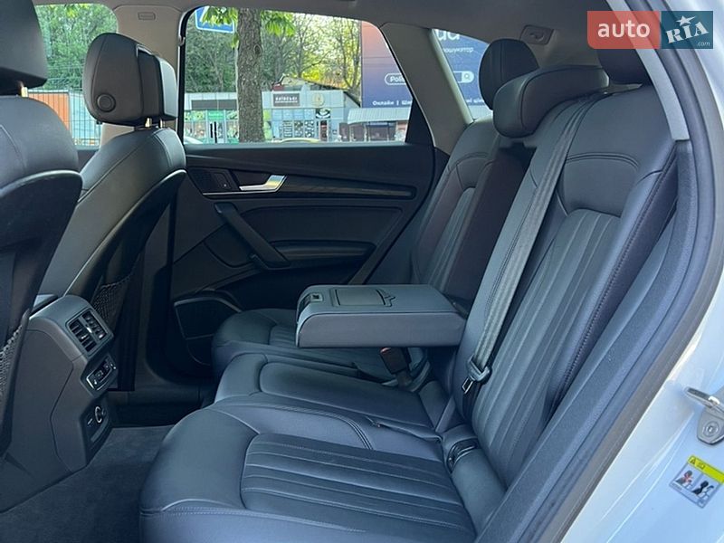 Позашляховик / Кросовер Audi Q5 2020 в Києві