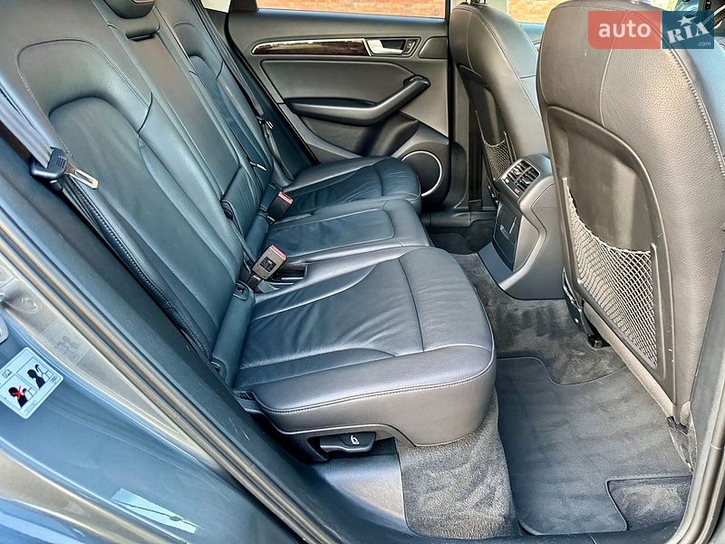 Внедорожник / Кроссовер Audi Q5 2015 в Черновцах