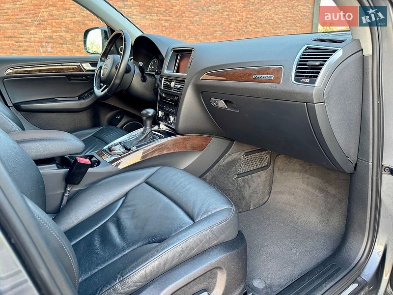 Внедорожник / Кроссовер Audi Q5 2015 в Черновцах