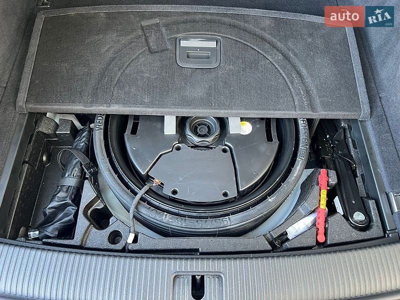 Внедорожник / Кроссовер Audi Q5 2020 в Львове