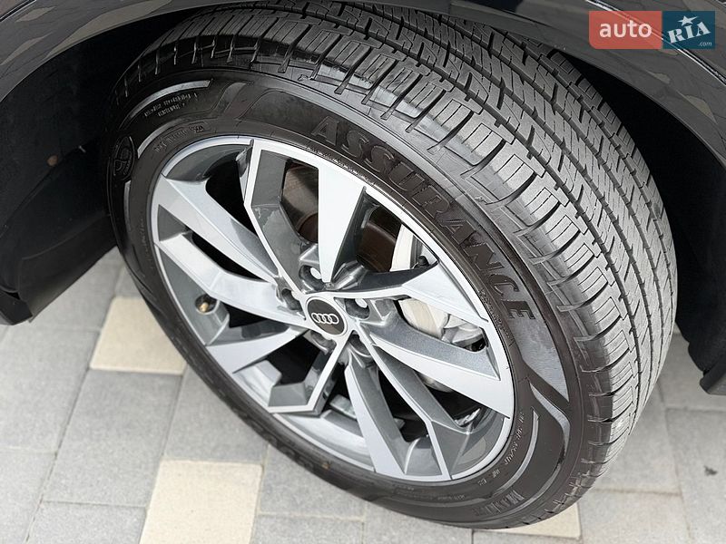 Внедорожник / Кроссовер Audi Q5 2024 в Дрогобыче