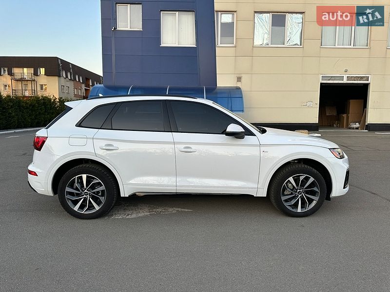 Внедорожник / Кроссовер Audi Q5 2024 в Киеве