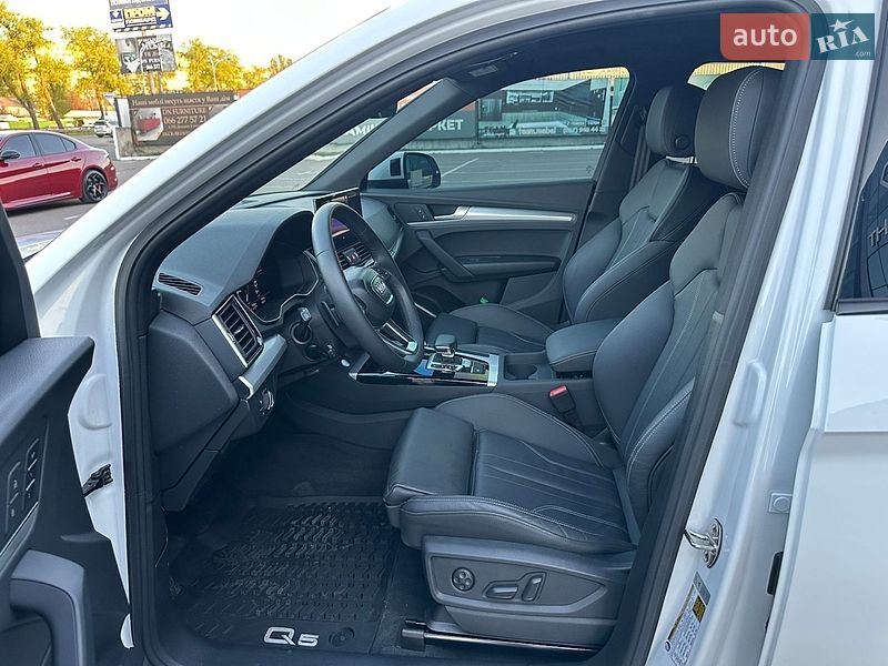 Внедорожник / Кроссовер Audi Q5 2024 в Киеве