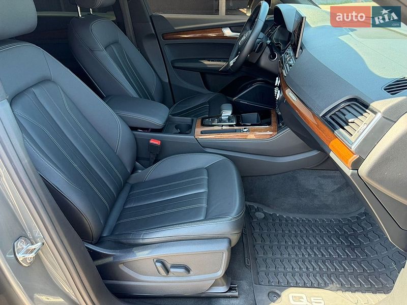 Внедорожник / Кроссовер Audi Q5 2023 в Киеве