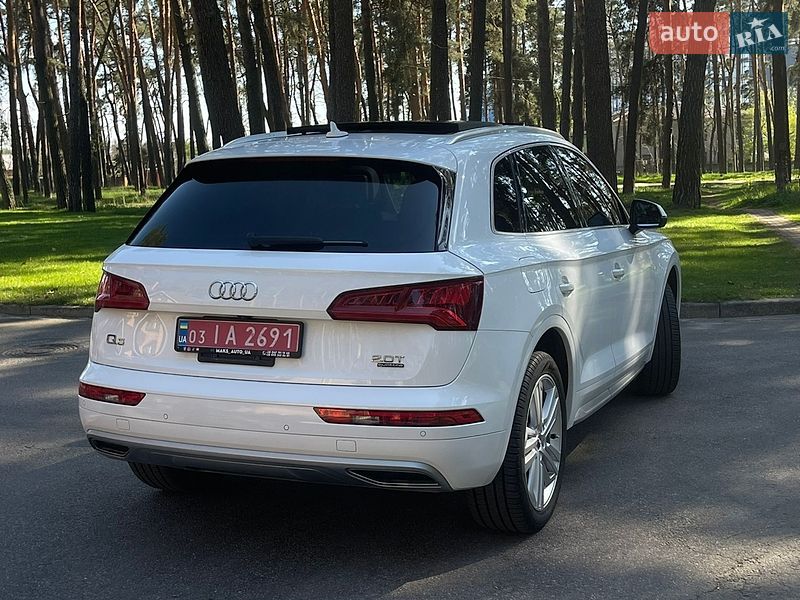 Внедорожник / Кроссовер Audi Q5 2017 в Чернигове