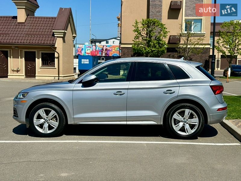 Внедорожник / Кроссовер Audi Q5 2019 в Киеве