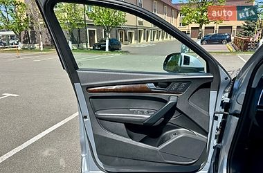 Внедорожник / Кроссовер Audi Q5 2019 в Киеве