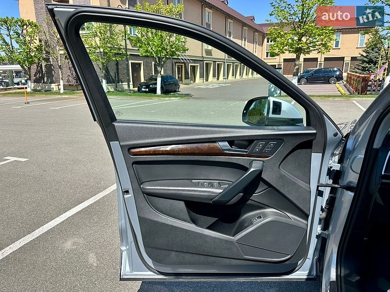 Внедорожник / Кроссовер Audi Q5 2019 в Киеве