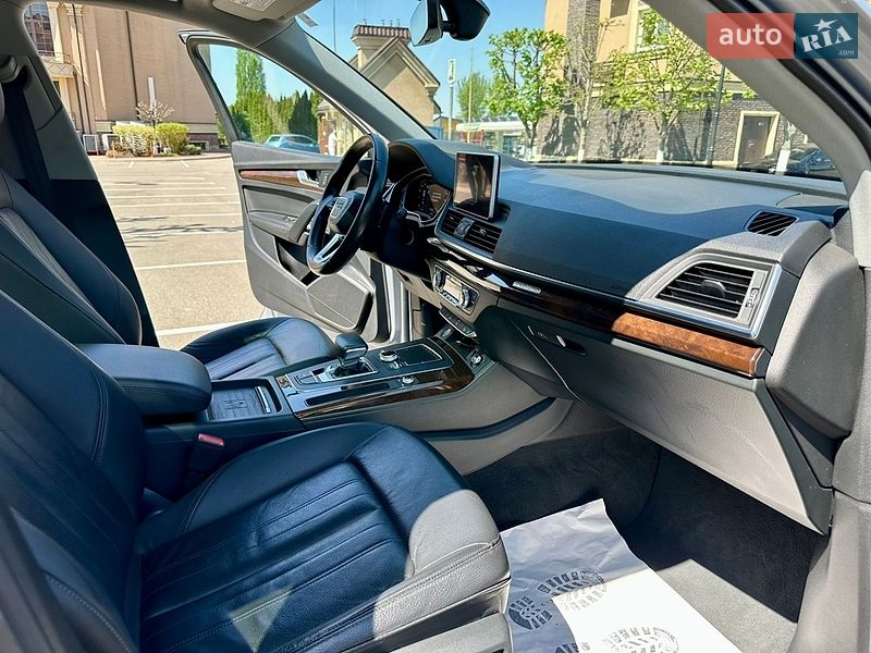 Внедорожник / Кроссовер Audi Q5 2019 в Киеве