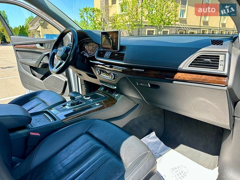 Внедорожник / Кроссовер Audi Q5 2019 в Киеве