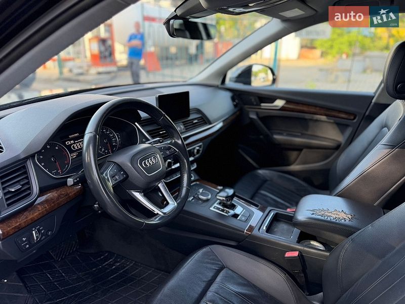 Внедорожник / Кроссовер Audi Q5 2017 в Львове