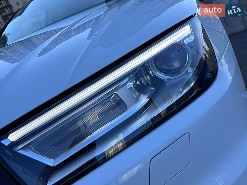 Внедорожник / Кроссовер Audi Q5 2019 в Киеве