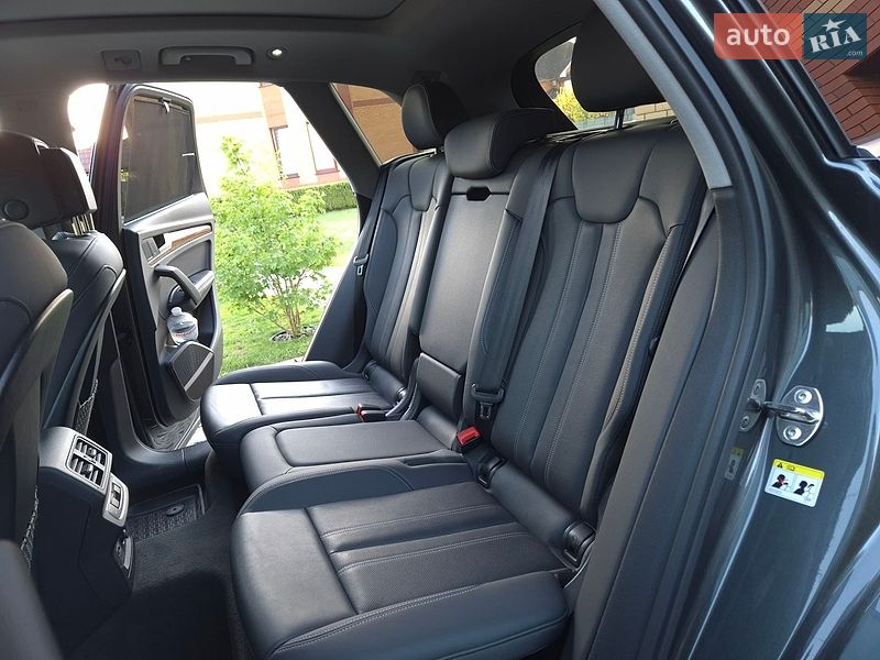 Внедорожник / Кроссовер Audi Q5 2021 в Житомире