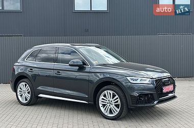 Внедорожник / Кроссовер Audi Q5 2018 в Ужгороде