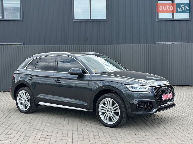 Внедорожник / Кроссовер Audi Q5 2018 в Ужгороде