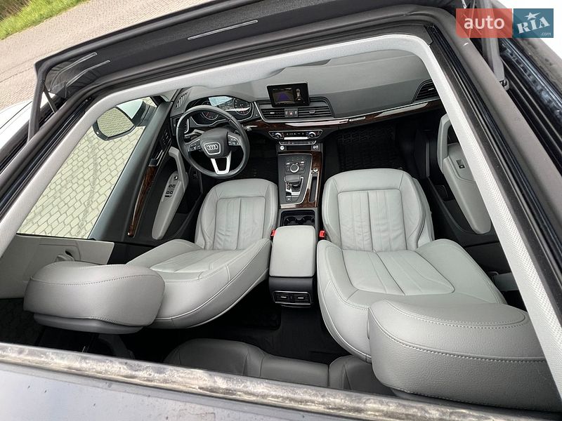 Внедорожник / Кроссовер Audi Q5 2017 в Львове