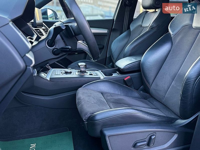 Внедорожник / Кроссовер Audi Q5 2017 в Киеве