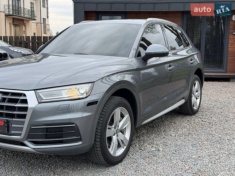 Внедорожник / Кроссовер Audi Q5 2017 в Стрые