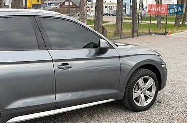 Внедорожник / Кроссовер Audi Q5 2017 в Стрые
