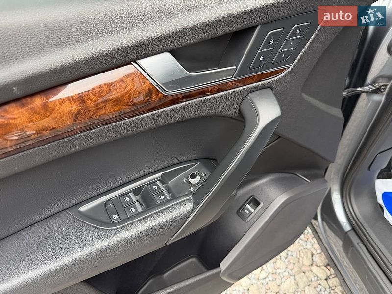 Внедорожник / Кроссовер Audi Q5 2017 в Стрые